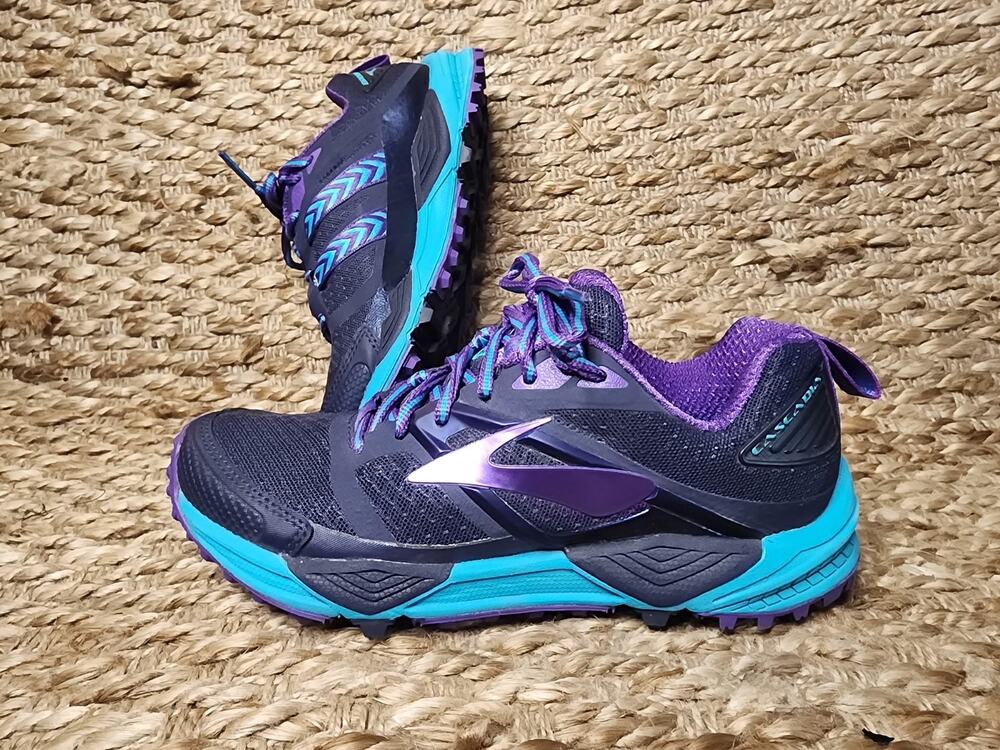 NEW! Brooks Cascadia 12 Women's 5.5 B Trail Running Athletic Shoes Navy Purple